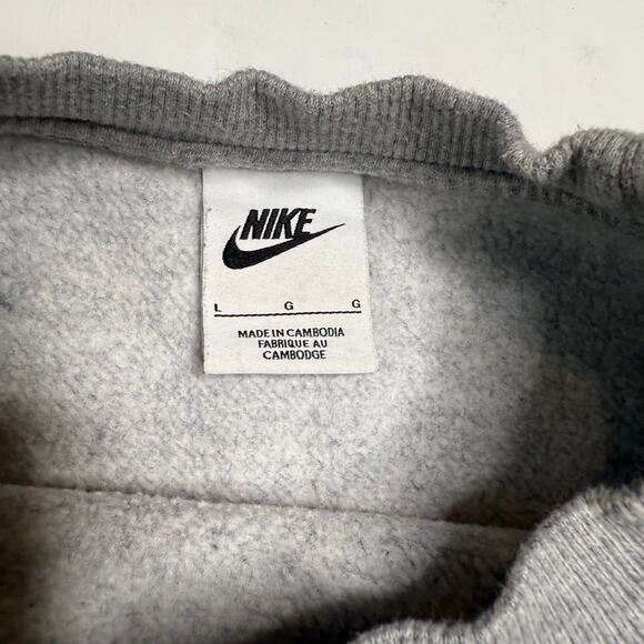 NIKE Boys Gray Sweatshirt Youth Large Excellent Condition - Picture 2 of 2